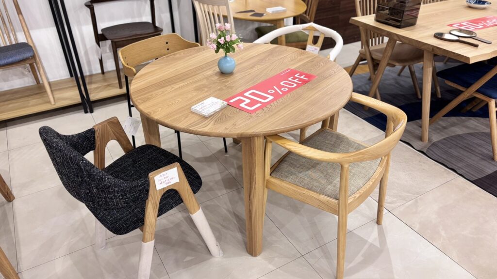 ROUND TABLE（身長式ダイニングテーブル円形） | 【公式