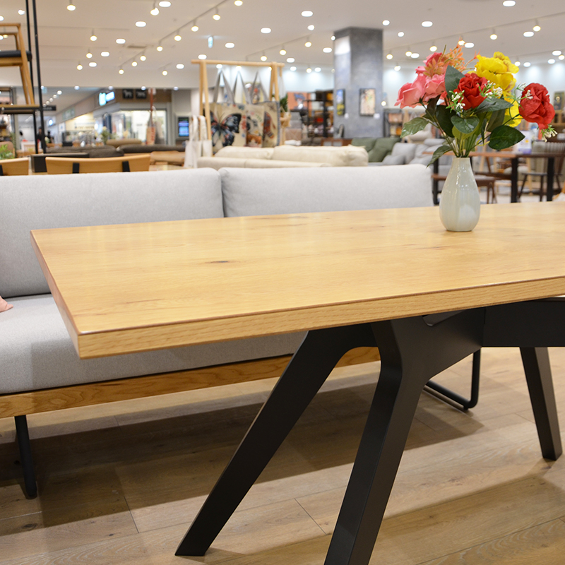 center-leg-table-1
