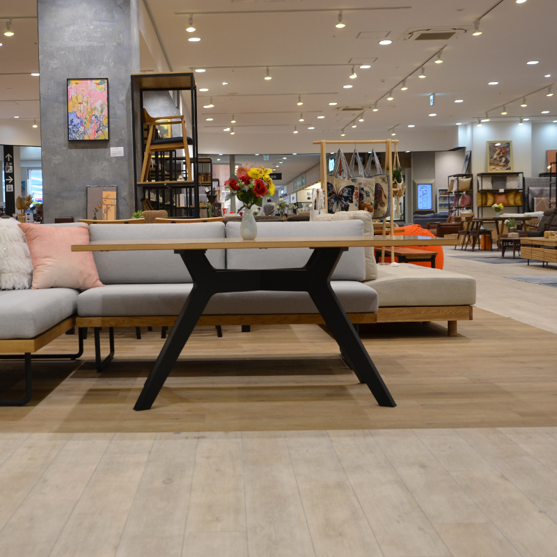 center-leg-table-3