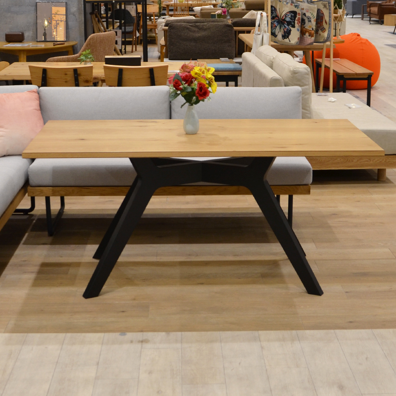 center-leg-table-4