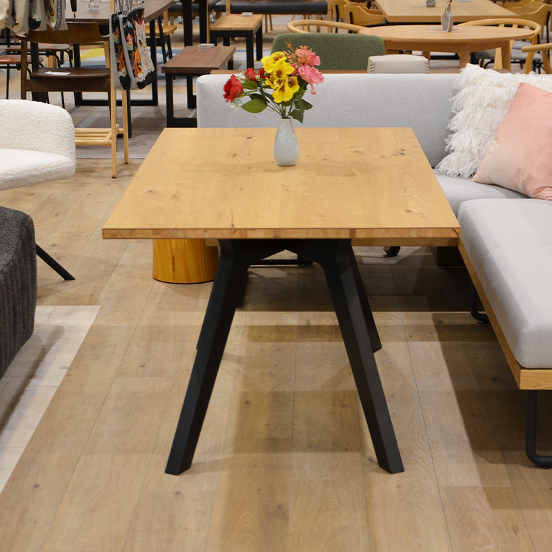 center-leg-table-9