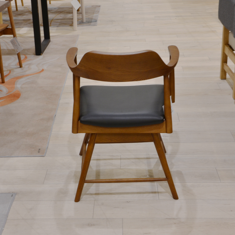 meet-chair12