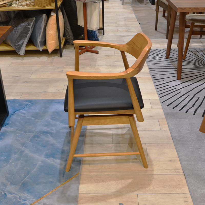 meet-chair2